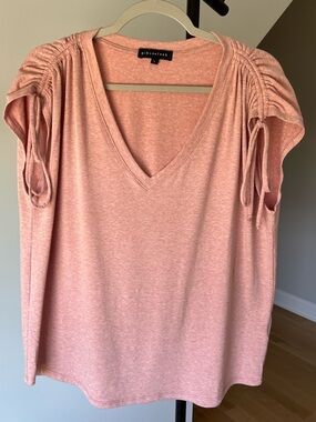 Gibsonlook Dusty Pink V-Neck Short Sleeve Top with Ruched Tie Shoulders, Size L